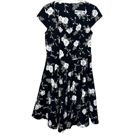 Hell Bunny Vixen Floral Dress Size Medium Black White Roses Pinup - Picture 1 of 10